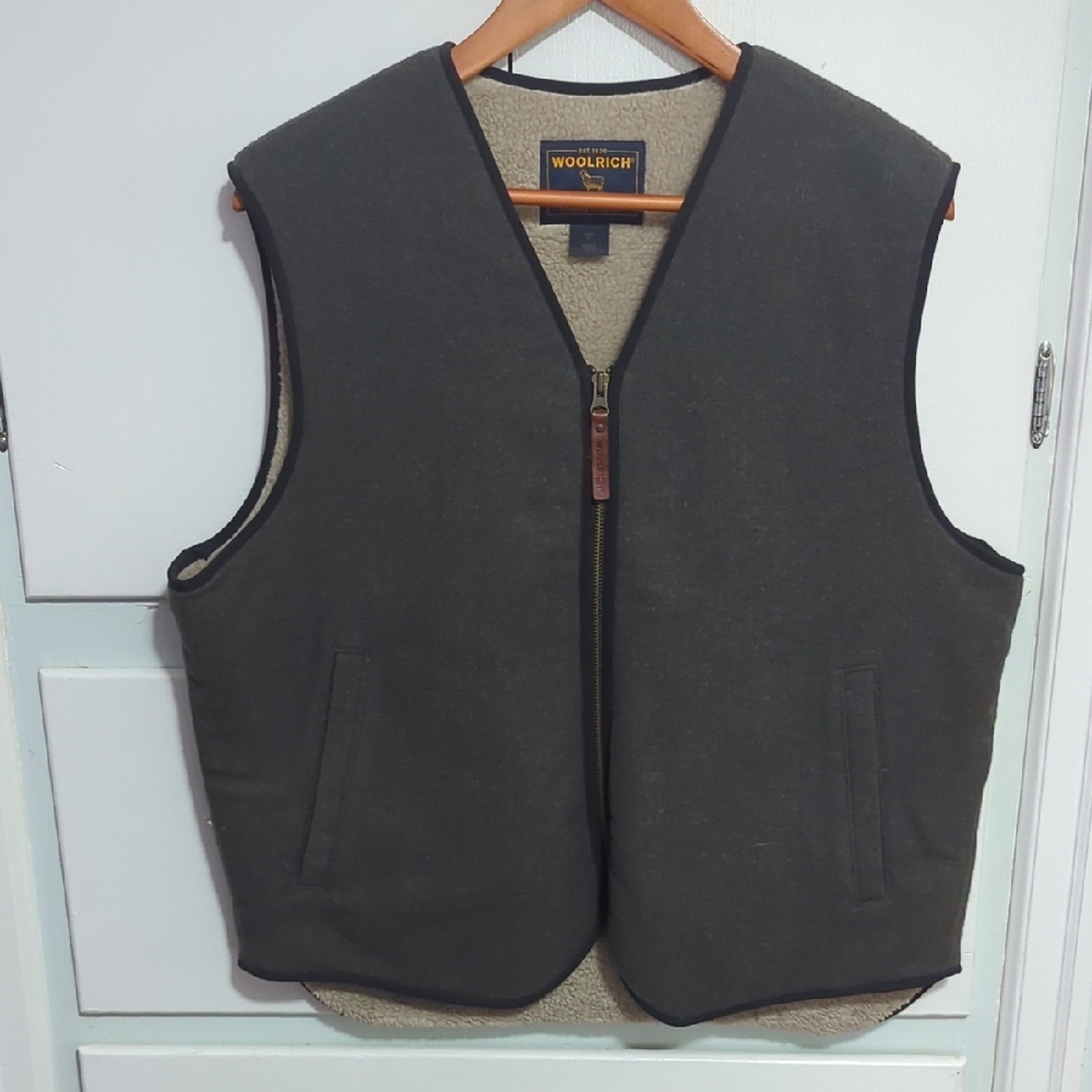 Woolrich Men's Olive Gree  Vest